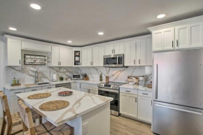 Apache Junction Condo with Mountain Views and Pool